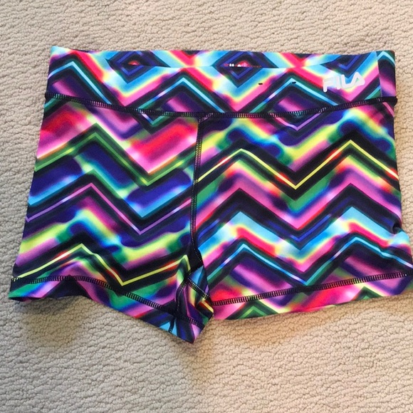 FILA two piece work out set, bought from a posher but it’s big for me. - Picture 2 of 10